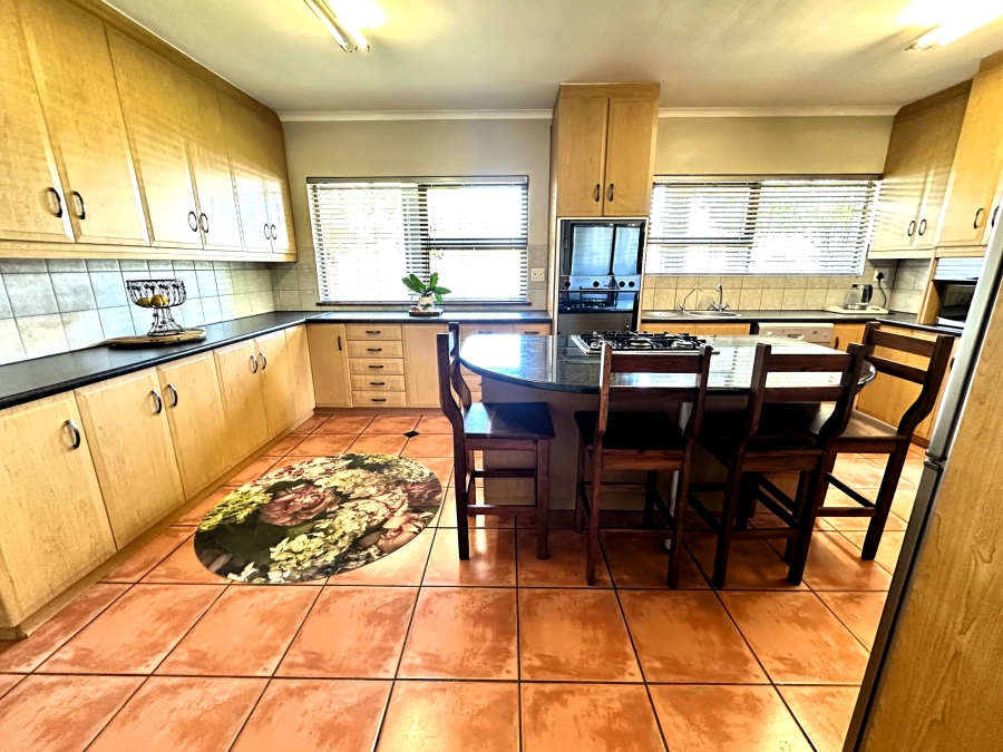 4 Bedroom Property for Sale in Panorama Western Cape